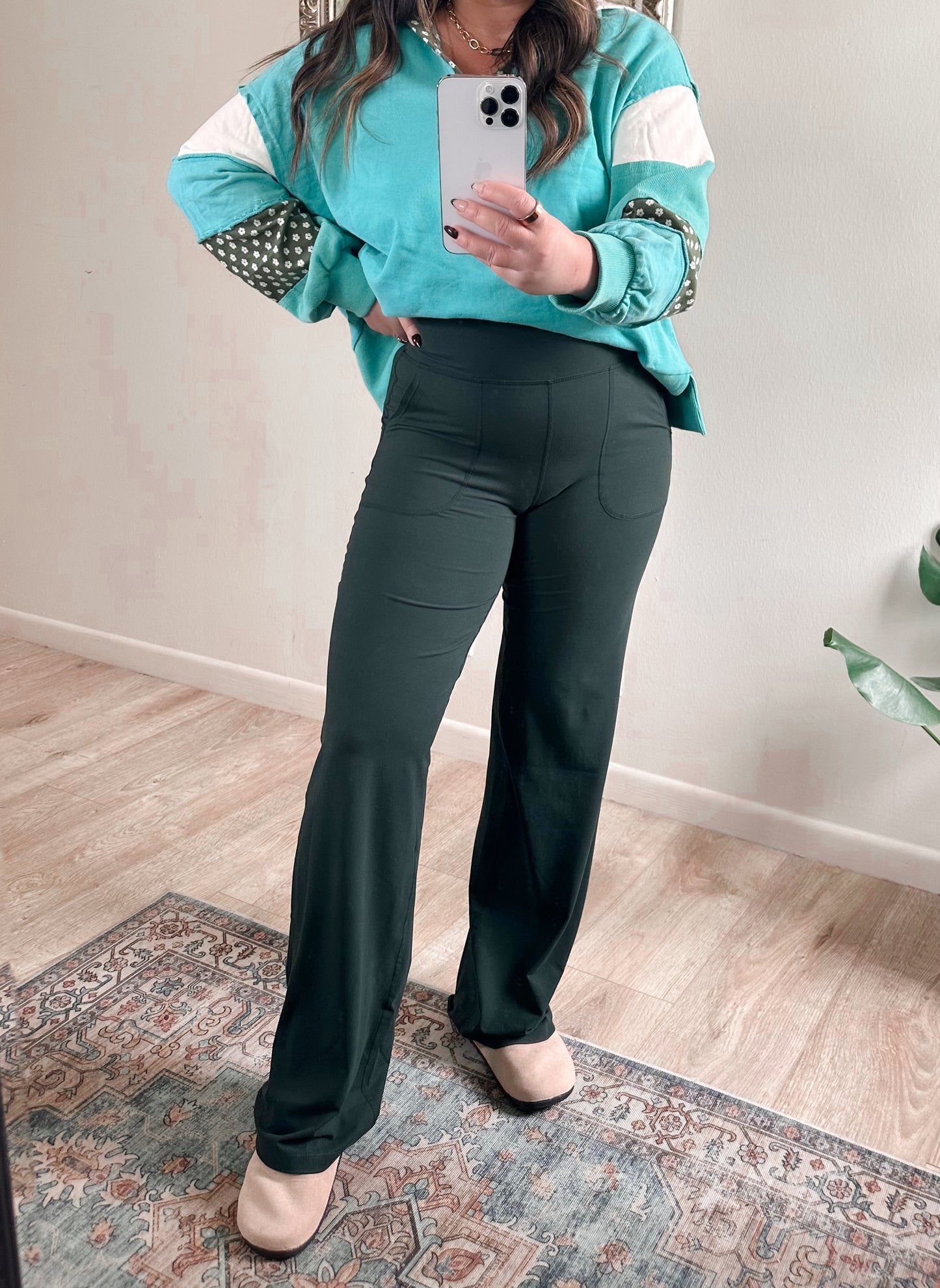 Butter Soft Straight Leg Leggings in Dark Forest Green