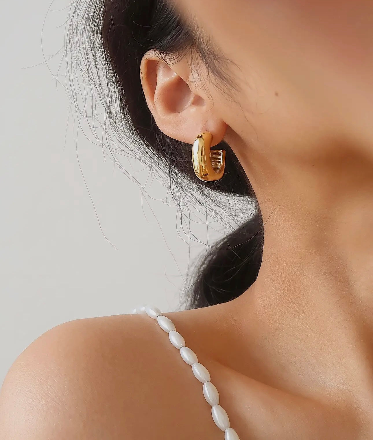 Old Money Hoops in Gold
