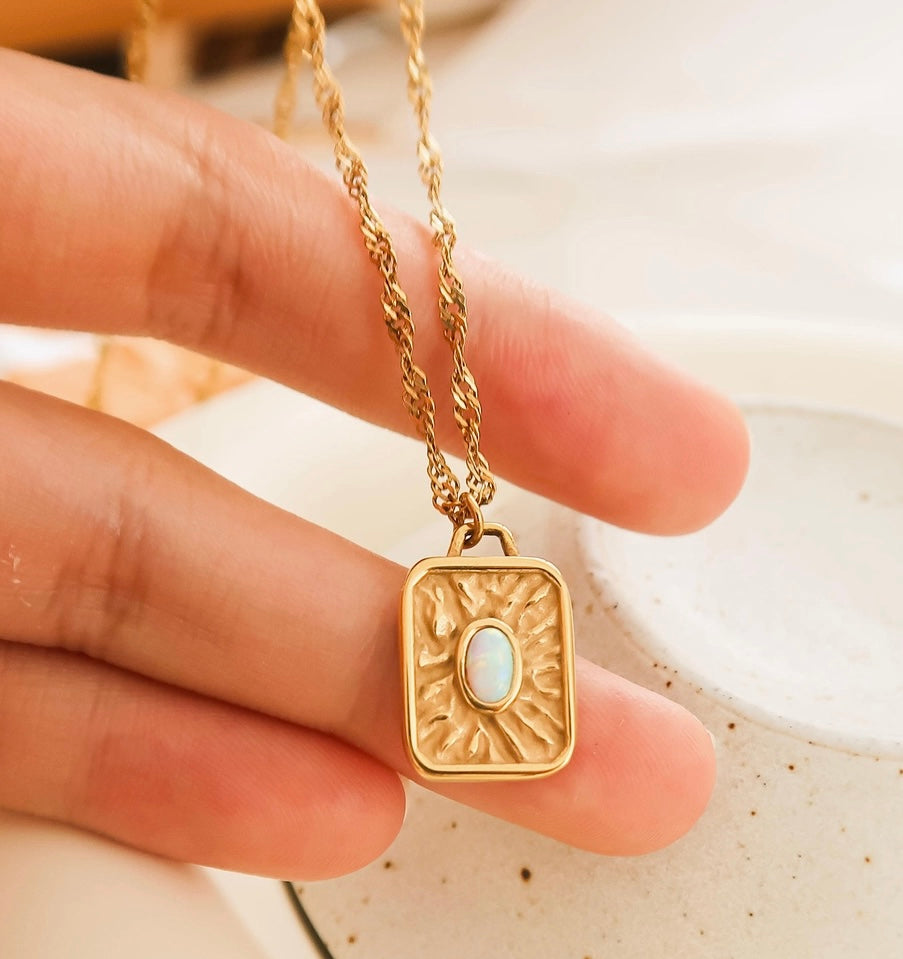 The Solara Necklace