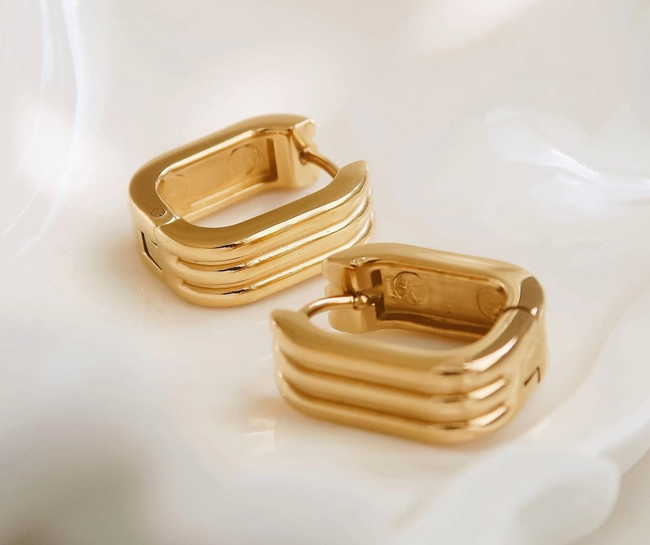 Noa Stripe Huggie Hoops