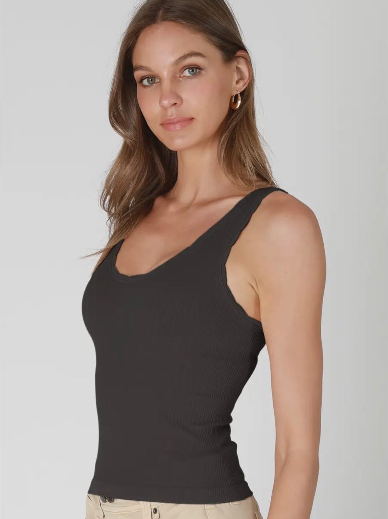 ✨PRE ORDER✨The Scalloped Seamless (reversible) Tank in Black