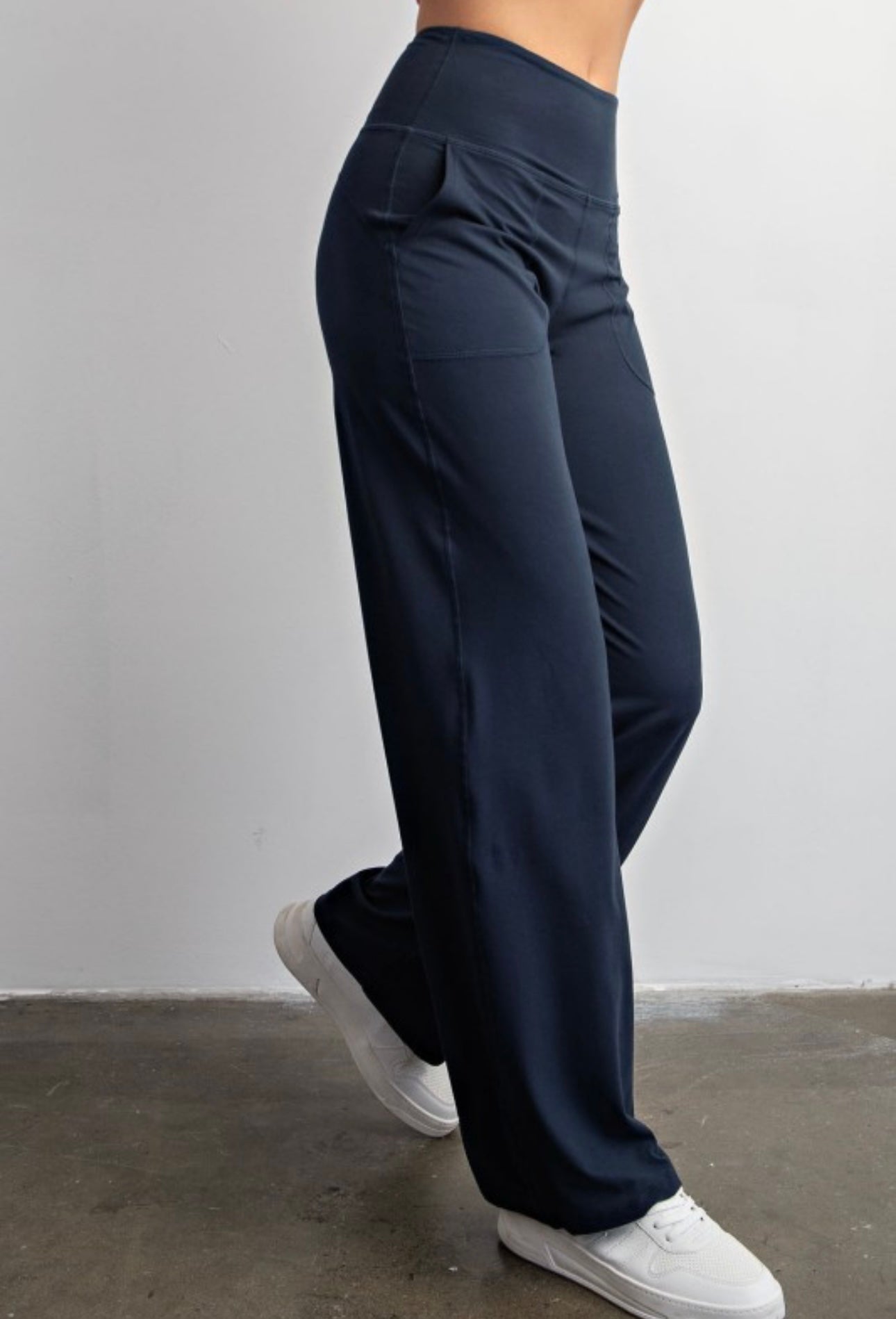 Butter Soft Straight Leg Leggings in Navy Blue
