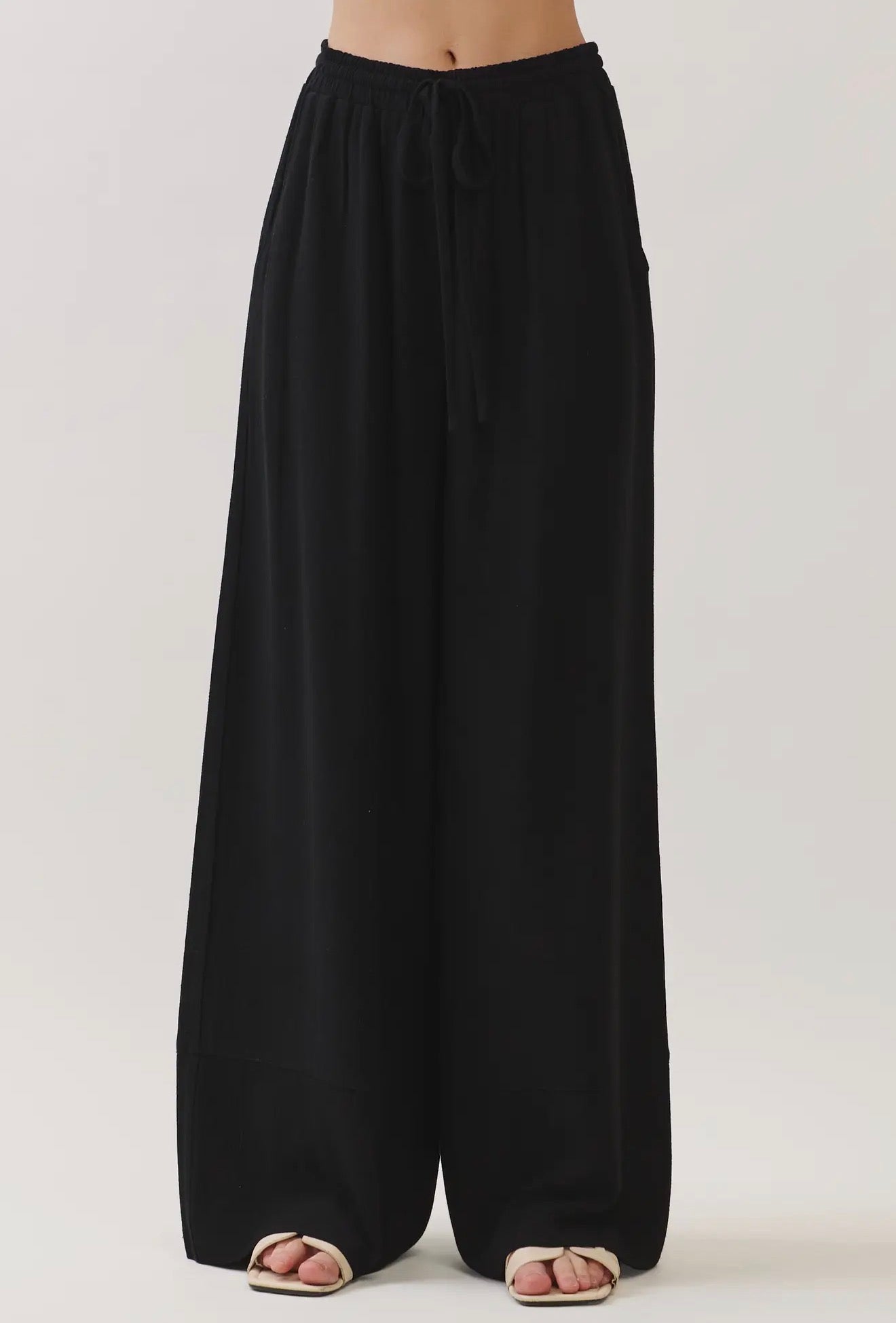 Signature Linen Pants in Black