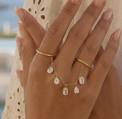 Cosette Dangle Ring