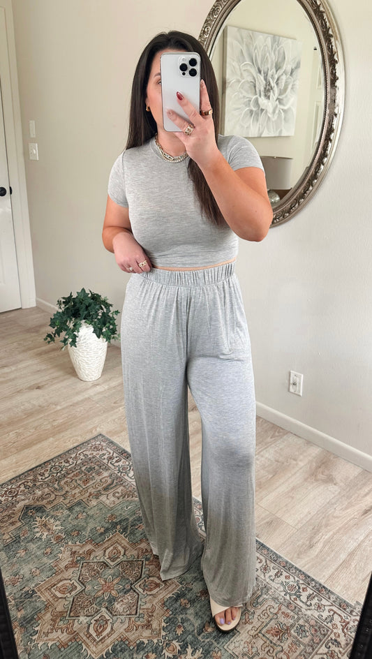 Essential Lounge Set in Heather Gray