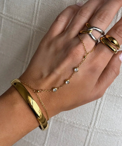 Claudia Hand Chain