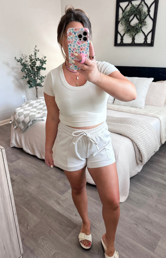 Mom Mode Shorts in Vanilla Chai