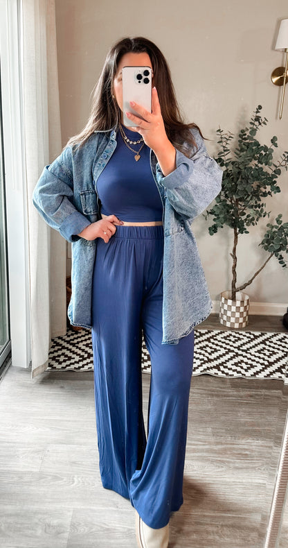 Essential Lounge Set in Blue