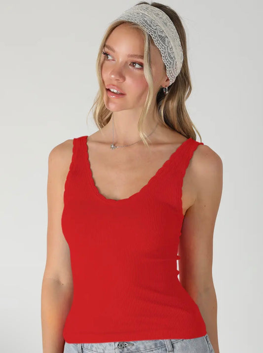 The Scalloped Seamless (reversible) Tank in Red