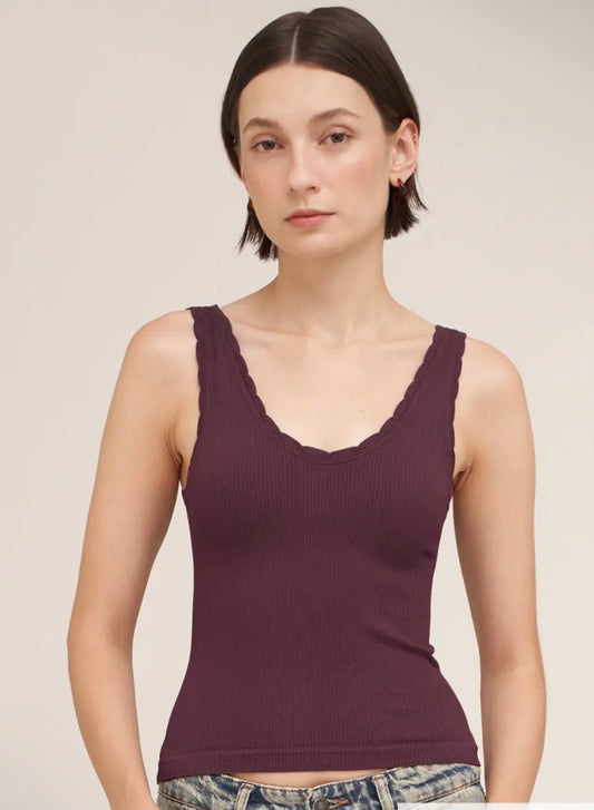 The Scalloped Seamless (reversible) Tank in Maroon